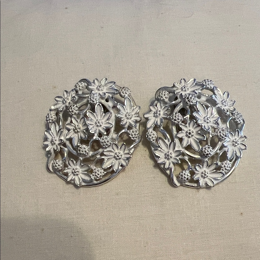Vintage‎ Emmons silver tone clip on earrings